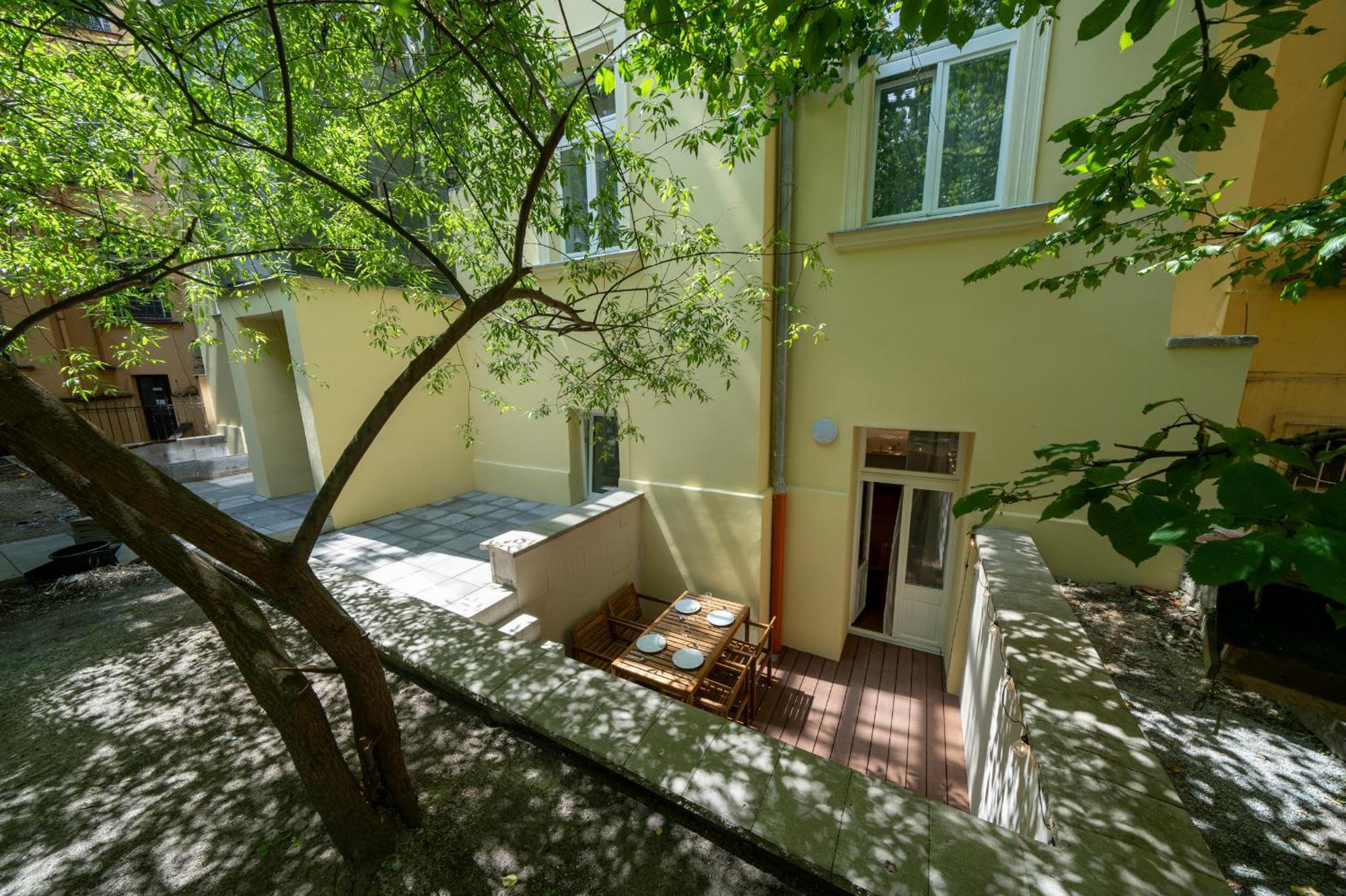 Apart Hotel Zborovska Prague Exterior photo